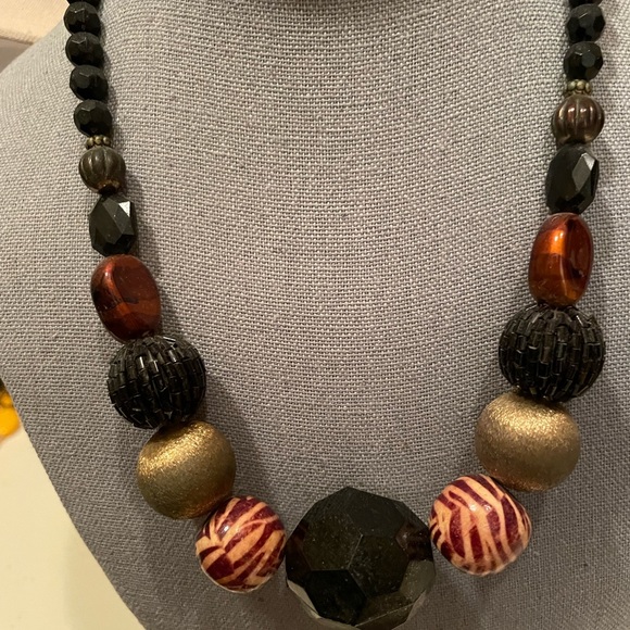 VINTAGE NECKLACE - Picture 2 of 2